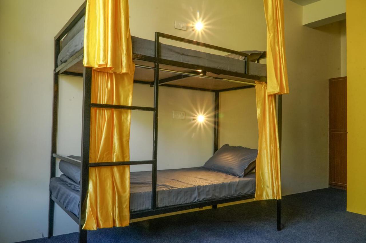Firefly Hostel Manāli Exteriér fotografie
